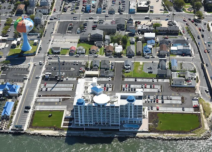 Cambria Ocean - Bayfront Hotel 4*