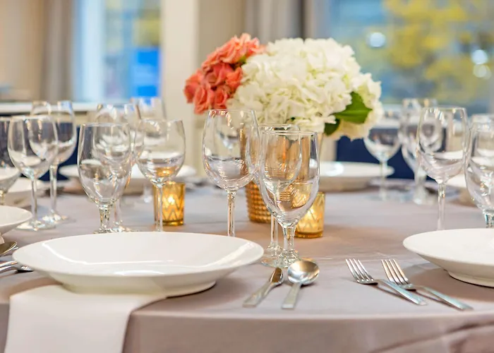 Hotel Cambria Ocean - Bayfront