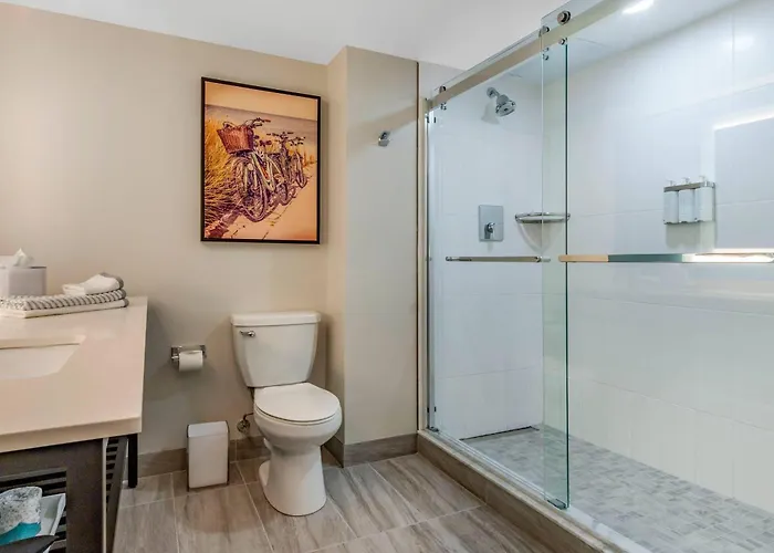 Hotel Cambria Ocean - Bayfront