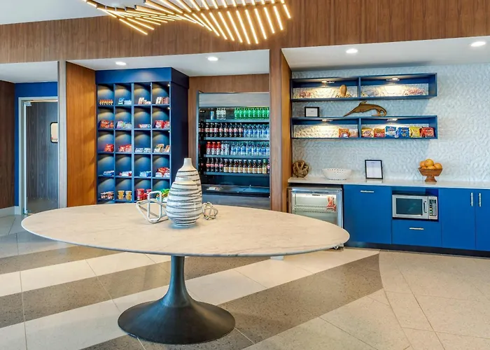 Cambria Ocean - Bayfront Hotel