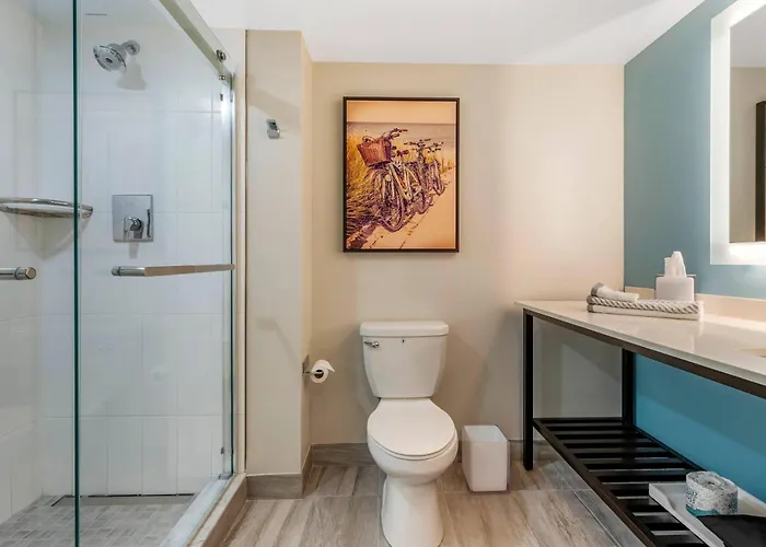 Cambria Ocean - Bayfront Hotel