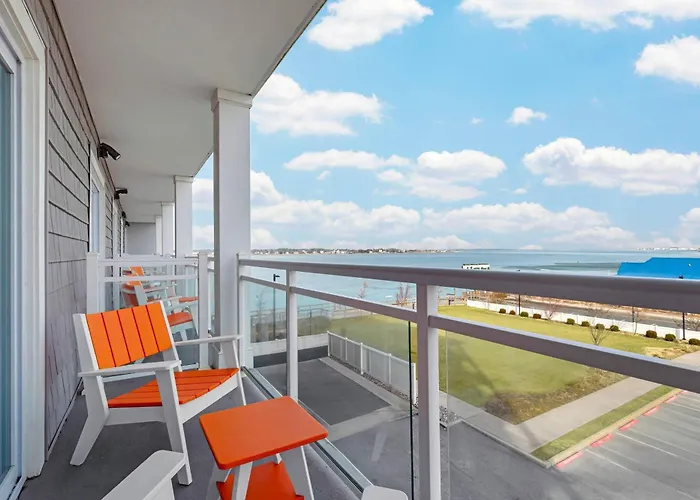 Hotel Cambria Ocean - Bayfront