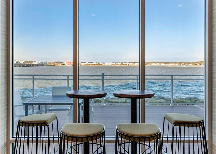 Cambria Ocean - Bayfront 4*