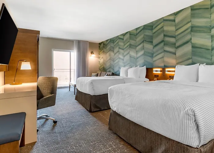 Cambria Ocean - Bayfront Hotel 4*